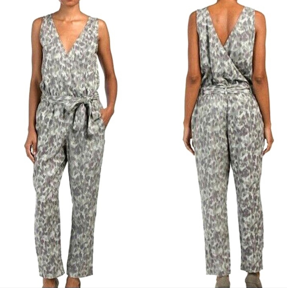 Cloth & Stone Anthro Camo Leopard Print Double V Jumpsuit Sz Med Summer Resort